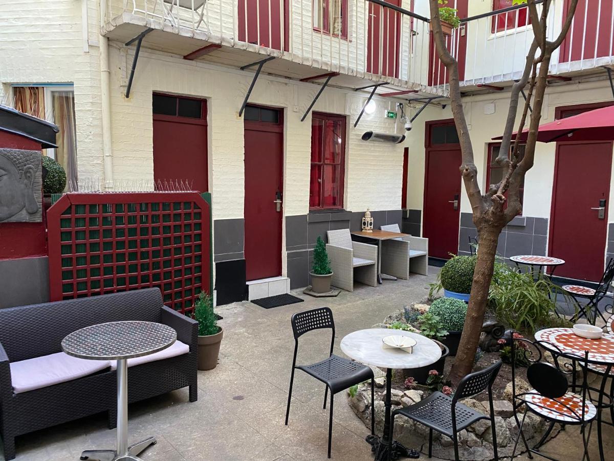 Hotel Chevallier Levallois-Perret Esterno foto