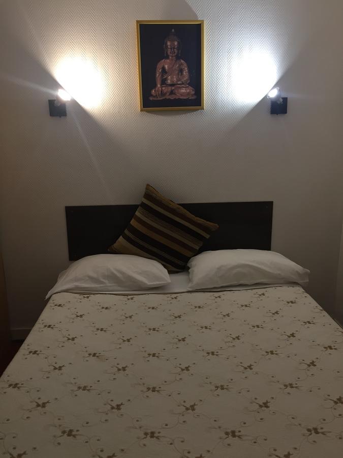 Hotel Chevallier Levallois-Perret Esterno foto