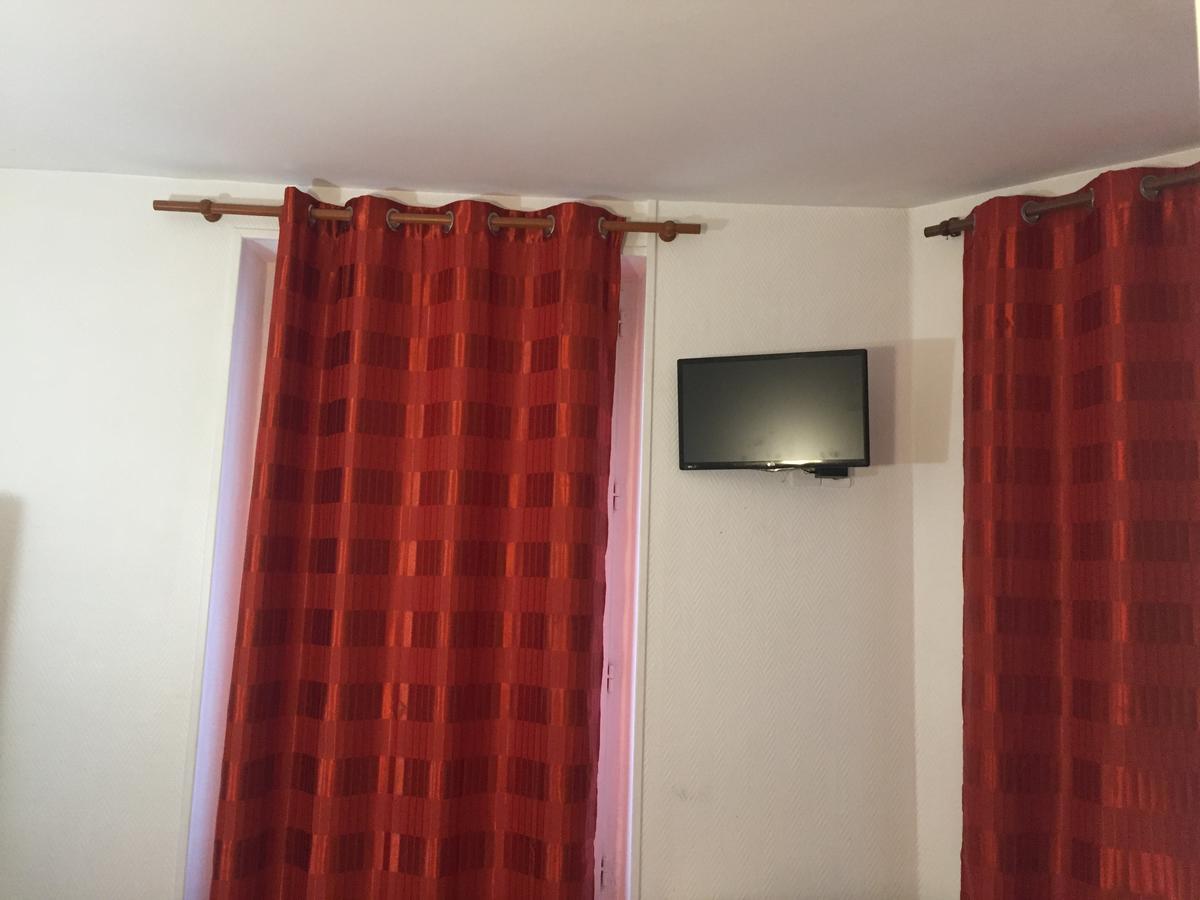 Hotel Chevallier Levallois-Perret Esterno foto