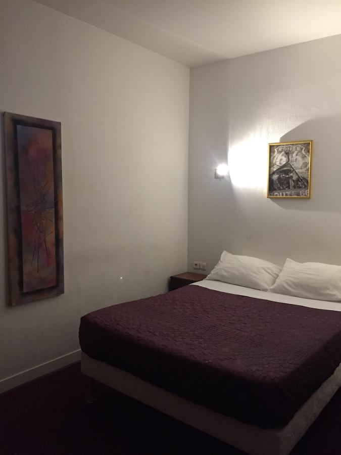 Hotel Chevallier Levallois-Perret Esterno foto
