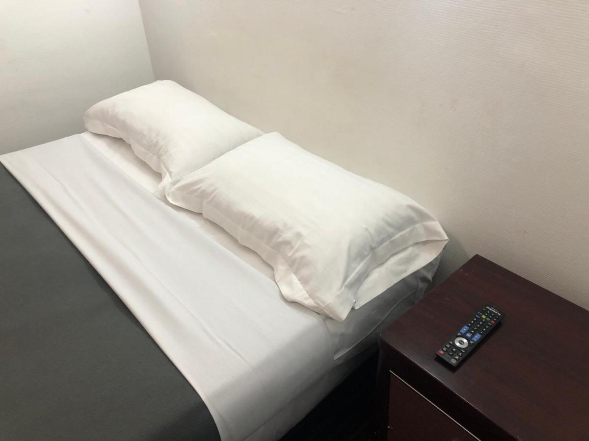 Hotel Chevallier Levallois-Perret Esterno foto